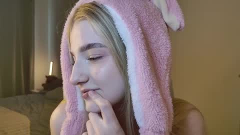 Snapshot of _magic_smile chatting on 10, 4, 2026 Anna online show from 10, 4, 2026