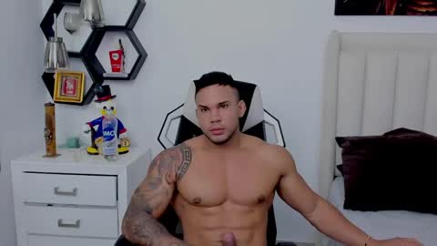 Snapshot of _matthew_santos_ chatting on 14, 12, 2024 _matthew_santos_ online show from 14, 12, 2024