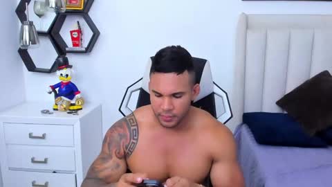 Snapshot of _matthew_santos_ chatting on 18, 1, 2025 _matthew_santos_ online show from 18, 1, 2025