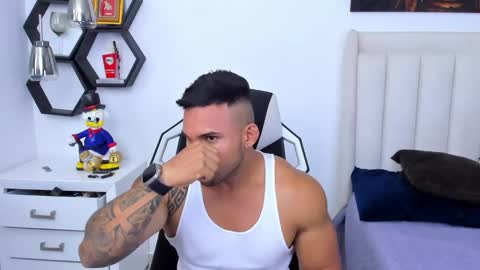 Snapshot of _matthew_santos_ chatting on 21, 1, 2025 _matthew_santos_ online show from 21, 1, 2025