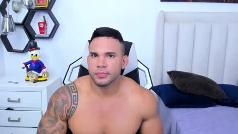 Snapshot of _matthew_santos_ chatting on 23, 1, 2025 _matthew_santos_ online show from 23, 1, 2025