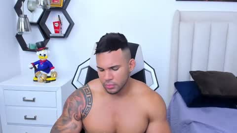 Snapshot of _matthew_santos_ chatting on 1, 2, 2025 _matthew_santos_ online show from 1, 2, 2025