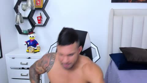 Snapshot of _matthew_santos_ chatting on 2, 2, 2025 _matthew_santos_ online show from 2, 2, 2025