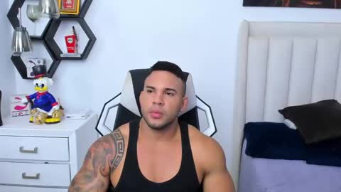 Snapshot of _matthew_santos_ chatting on 10, 2, 2025 _matthew_santos_ online show from 10, 2, 2025