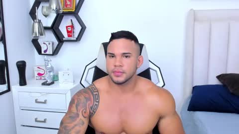 Snapshot of _matthew_santos_ chatting on 23, 2, 2025 _matthew_santos_ online show from 23, 2, 2025