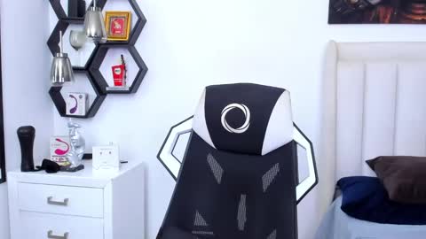 Snapshot of _matthew_santos_ chatting on 28, 2, 2025 _matthew_santos_ online show from 28, 2, 2025