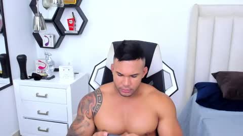 Snapshot of _matthew_santos_ chatting on 28, 2, 2025 _matthew_santos_ online show from 28, 2, 2025