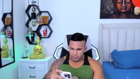 Snapshot of _matthew_santos_ chatting on 30, 9, 2025 _matthew_santos_ online show from 30, 9, 2025