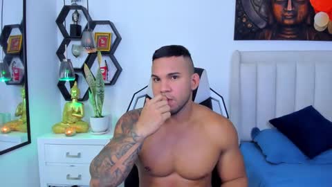 Snapshot of _matthew_santos_ chatting on 10, 10, 2025 _matthew_santos_ online show from 10, 10, 2025