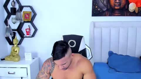 Snapshot of _matthew_santos_ chatting on 4, 12, 2025 _matthew_santos_ online show from 4, 12, 2025