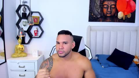 Snapshot of _matthew_santos_ chatting on 18, 12, 2025 _matthew_santos_ online show from 18, 12, 2025