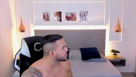 _matthew_santos_ online show from 17, 5, 2026