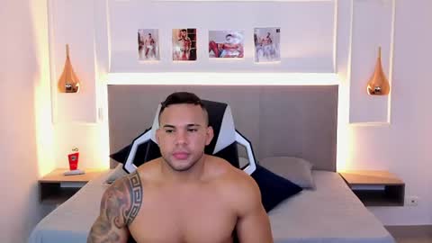 _matthew_santos_ online show from 23, 6, 2026