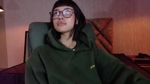 Mavis  online show from 15, 10, 2025