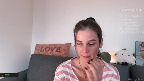 Snapshot of _meg chatting on 22, 11, 2025 Meg online show from 22, 11, 2025