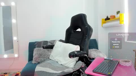 Snapshot of _megganjobs chatting on 25, 11, 2025 Juli online show from 25, 11, 2025