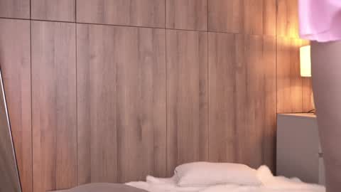     online show from 30, 9, 2025