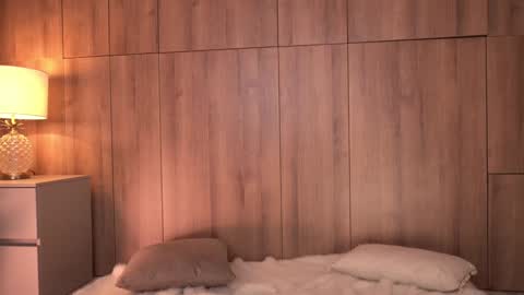     online show from 18, 12, 2025