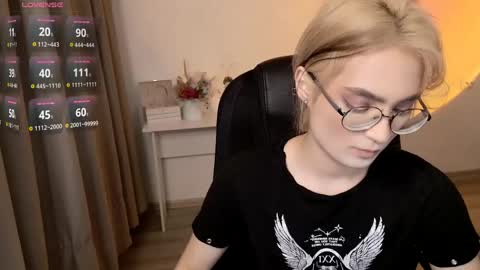 _meow_neko_ online show from 21, 4, 2026