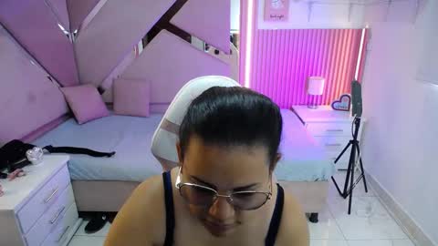  Mia  online show from 27, 9, 2025