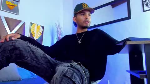 Snapshot of _miguel7w7 chatting on 15, 12, 2025 miguel tomorrow from 200 pm Colombia to 1000 pm online show from 15, 12, 2025