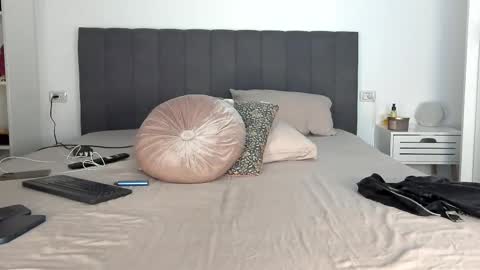 Snapshot of _milagoddess chatting on 3, 3, 2025 AstrideVonTeese online show from 3, 3, 2025
