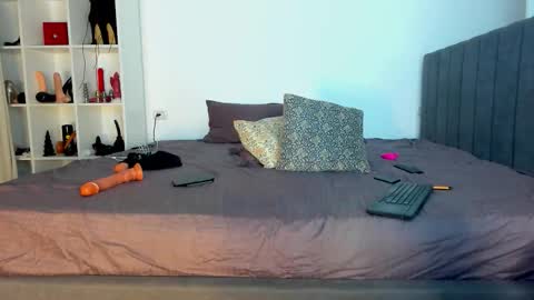 Snapshot of _milagoddess chatting on 17, 9, 2025 AstrideVonTeese online show from 17, 9, 2025