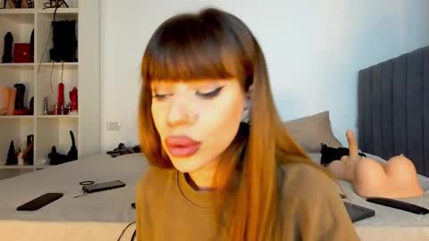 Snapshot of _milagoddess chatting on 26, 10, 2025 AstrideVonTeese online show from 26, 10, 2025