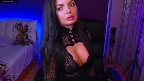 Snapshot of _milani_ chatting on 6, 2, 2025 Milani online show from 6, 2, 2025