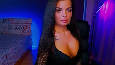 Snapshot of _milani_ chatting on 6, 10, 2025 Milani online show from 6, 10, 2025