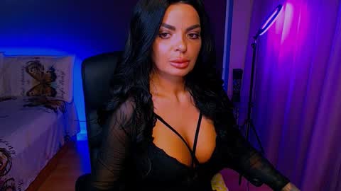 Snapshot of _milani_ chatting on 10, 11, 2025 Milani online show from 10, 11, 2025