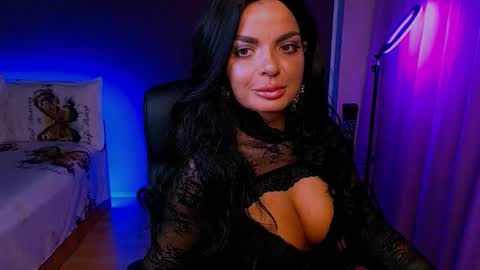 Snapshot of _milani_ chatting on 11, 11, 2025 Milani online show from 11, 11, 2025