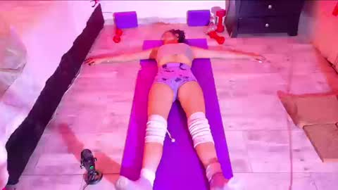 Snapshot of _miss_karoline chatting on 11, 9, 2025 karoline uwu online show from 11, 9, 2025