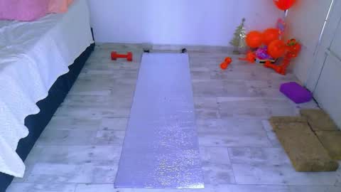 Snapshot of _miss_karoline chatting on 4, 10, 2025 karoline uwu online show from 4, 10, 2025