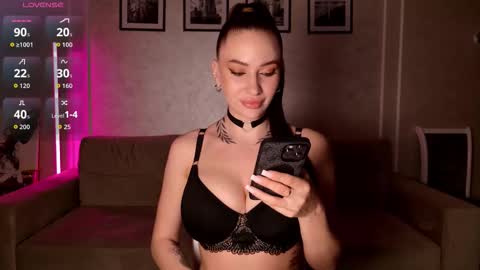 Snapshot of _moon_girl_18 chatting on 3, 3, 2026 Nikol online show from 3, 3, 2026