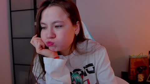 Snapshot of _nemalkovamia chatting on 1, 2, 2025 Mia with a big heart online show from 1, 2, 2025