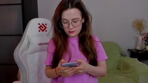 Snapshot of _nemalkovamia chatting on 2, 3, 2025 Mia with a big heart online show from 2, 3, 2025