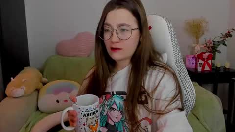 Snapshot of _nemalkovamia chatting on 5, 3, 2025 Mia with a big heart online show from 5, 3, 2025