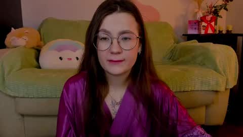 Snapshot of _nemalkovamia chatting on 6, 3, 2025 Mia with a big heart online show from 6, 3, 2025