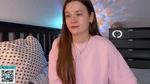 Snapshot of _nemalkovamia chatting on 9, 9, 2025 Mia with a big heart online show from 9, 9, 2025