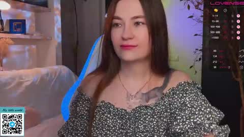 Snapshot of _nemalkovamia chatting on 21, 10, 2025 Mia with a big heart online show from 21, 10, 2025