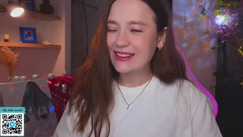 Snapshot of _nemalkovamia chatting on 14, 12, 2025 Mia with a big heart online show from 14, 12, 2025