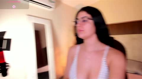 Niah  You can call me Ni or cutie haha online show from 28, 9, 2025