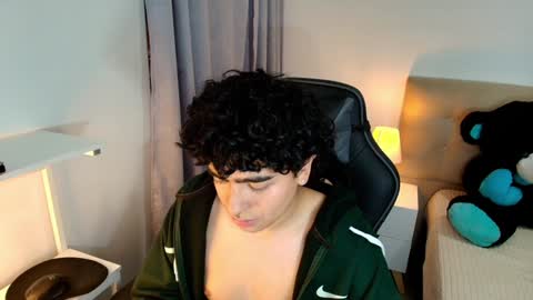 Nicolas online show from 8, 12, 2024