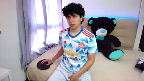 Nicolas online show from 4, 1, 2025