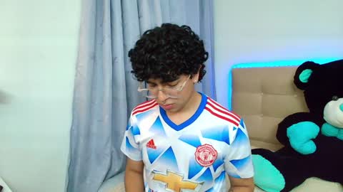 Nicolas online show from 4, 1, 2025