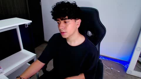 Snapshot of _nickconnor1 chatting on 3, 2, 2025 Nicolas online show from 3, 2, 2025