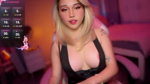 Snapshot of _nippleticklexxx chatting on 17, 12, 2025 Lily online show from 17, 12, 2025