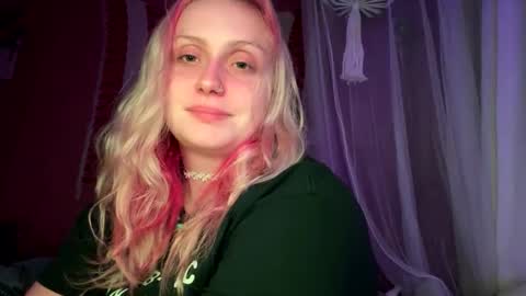 Snapshot of _peaceoutgirlscout_ chatting on 19, 9, 2025 _peaceoutgirlscout_ online show from 19, 9, 2025