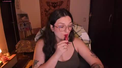 Snapshot of _peach__ chatting on 24, 6, 2026 violeta ig online show from 24, 6, 2026
